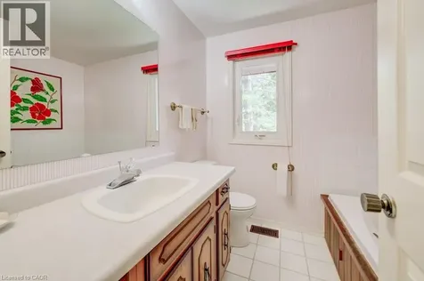 206 Candlewood Crescent Waterloo ON N2L 5Y9