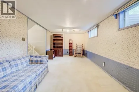206 Candlewood Crescent Waterloo ON N2L 5Y9