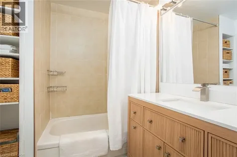 826 Beach Boulevard Hamilton ON L8H 6Z5