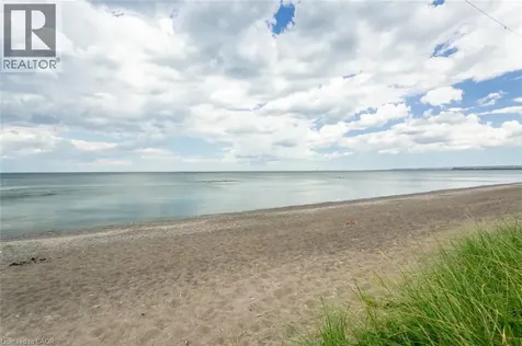 826 Beach Boulevard Hamilton ON L8H 6Z5