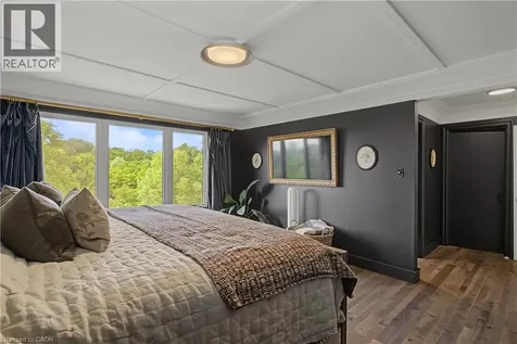 422 Rideau River Street Waterloo ON N2V 2Y4