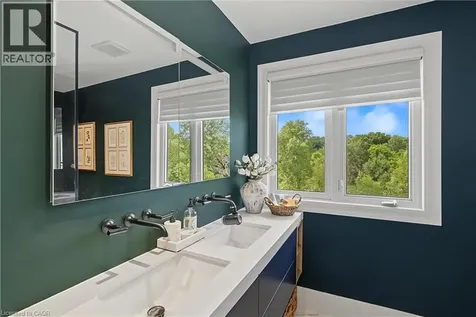 422 Rideau River Street Waterloo ON N2V 2Y4