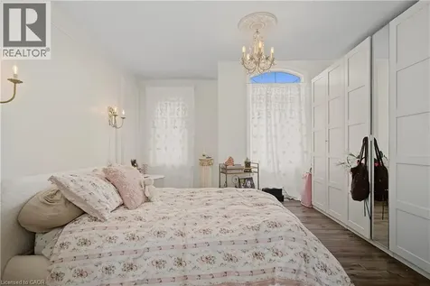422 Rideau River Street Waterloo ON N2V 2Y4