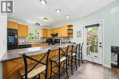 10158 Victoria Street Lambton Shores ON N0M 2L0