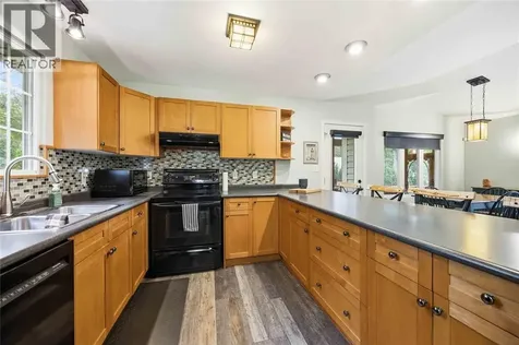 10158 Victoria Street Lambton Shores ON N0M 2L0