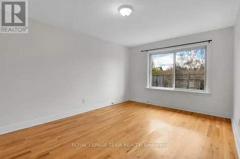 1104 Apolydor Avenue Ottawa ON K1H 8B2