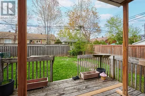 1104 Apolydor Avenue Ottawa ON K1H 8B2