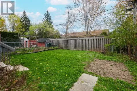 1104 Apolydor Avenue Ottawa ON K1H 8B2