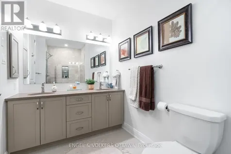 110 Cortile Private Ottawa ON K1V 2S8