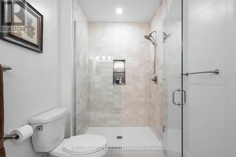 110 Cortile Private Ottawa ON K1V 2S8
