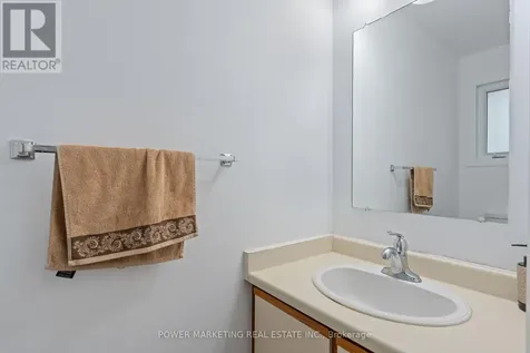 10 Bujold Court Ottawa ON K2L 3N6