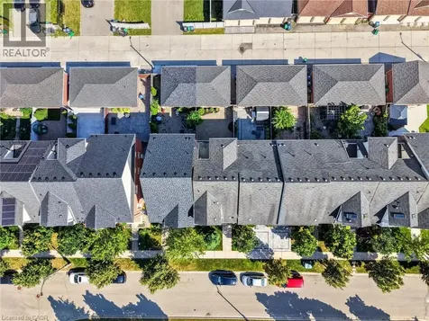 5203 Preservation Circle Mississauga ON L5M 7T3