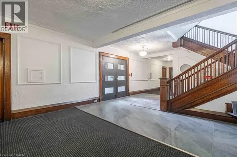 285 King Street West Hamilton ON L8P 1B2
