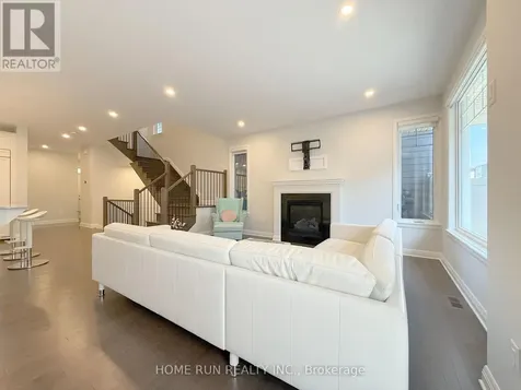322 Lysander Place Ottawa ON K1K 4K7