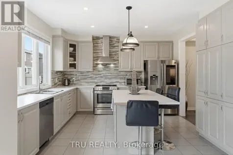 344 Sweetclover Way Ottawa ON K4A 1E6