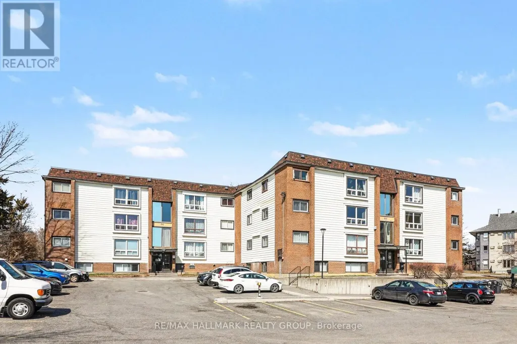 898 Elmsmere Road Ottawa ON K1J 7T6