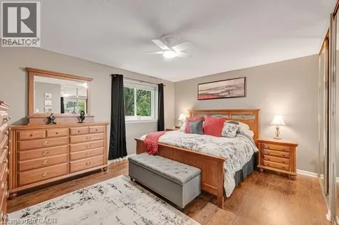 4162 Sutherland Crescent Burlington ON L7L 5G9