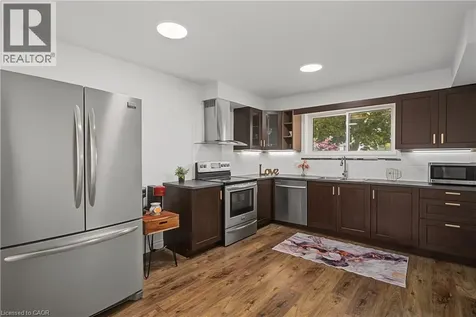 39 Southwood Drive Kitchener ON N2E 2E6