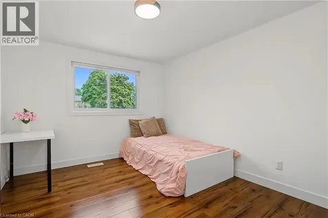39 Southwood Drive Kitchener ON N2E 2E6