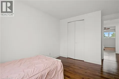 39 Southwood Drive Kitchener ON N2E 2E6