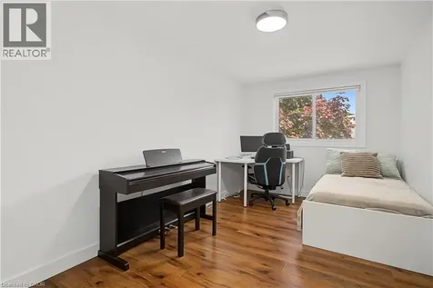 39 Southwood Drive Kitchener ON N2E 2E6