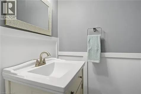 39 Southwood Drive Kitchener ON N2E 2E6