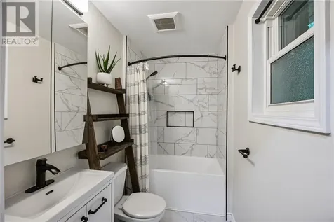 11 Michael Avenue Lively ON P3Y 1N1
