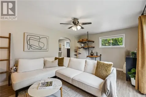 11 Michael Avenue Lively ON P3Y 1N1