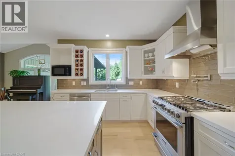 112 Dirksen Court Kitchener ON N2P 2M1