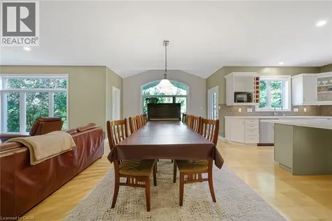 112 Dirksen Court Kitchener ON N2P 2M1