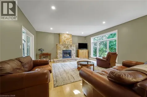 112 Dirksen Court Kitchener ON N2P 2M1