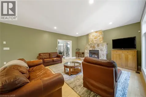 112 Dirksen Court Kitchener ON N2P 2M1