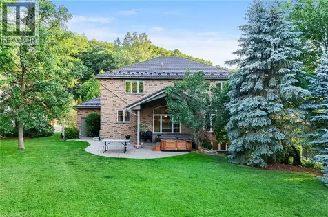 112 Dirksen Court Kitchener ON N2P 2M1