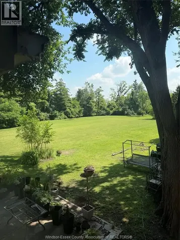 695 Front Road North Amherstburg ON N9V 2V6