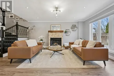 395 Maidstone Crescent Oakville (ga Glen Abbey) ON L6M 1C1