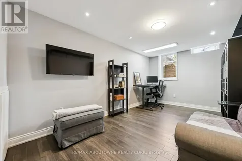 395 Maidstone Crescent Oakville (ga Glen Abbey) ON L6M 1C1
