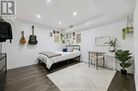395 Maidstone Crescent Oakville (ga Glen Abbey) ON L6M 1C1