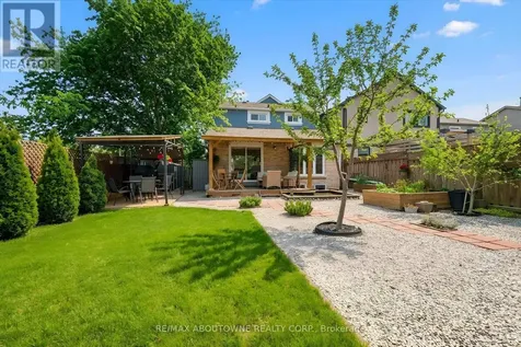 395 Maidstone Crescent Oakville (ga Glen Abbey) ON L6M 1C1