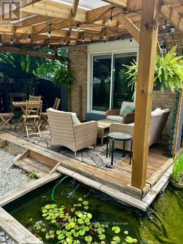 395 Maidstone Crescent Oakville (ga Glen Abbey) ON L6M 1C1