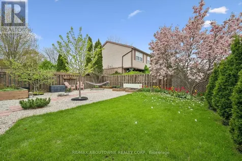 395 Maidstone Crescent Oakville (ga Glen Abbey) ON L6M 1C1