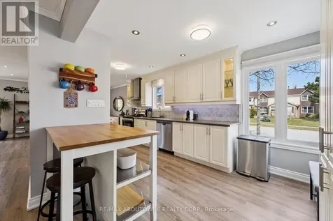 395 Maidstone Crescent Oakville (ga Glen Abbey) ON L6M 1C1