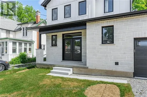 42 Rich Avenue Cambridge ON N1R 2A5