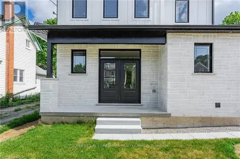 42 Rich Avenue Cambridge ON N1R 2A5