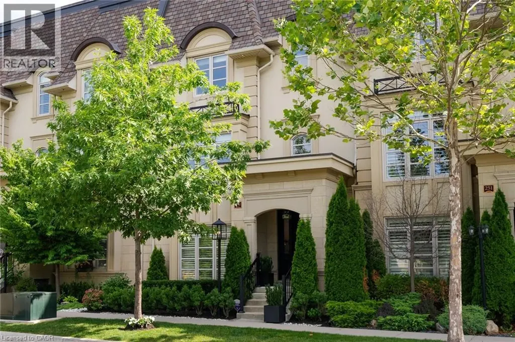 253 Hanover Street Oakville ON L6K 0H3