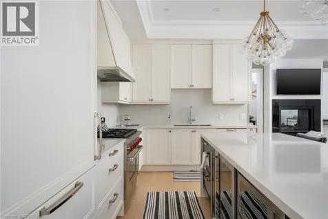 253 Hanover Street Oakville ON L6K 0H3