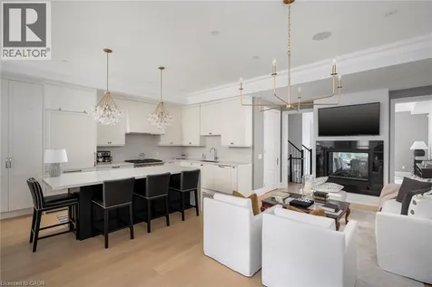 253 Hanover Street Oakville ON L6K 0H3