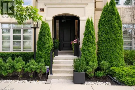 253 Hanover Street Oakville ON L6K 0H3