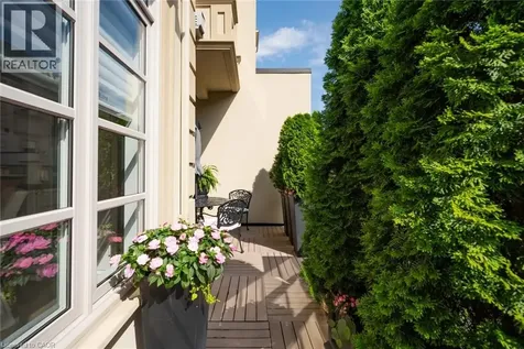 253 Hanover Street Oakville ON L6K 0H3