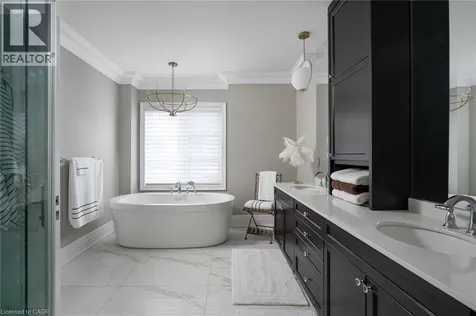 253 Hanover Street Oakville ON L6K 0H3