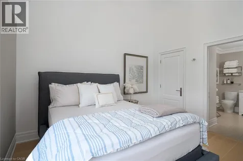 253 Hanover Street Oakville ON L6K 0H3